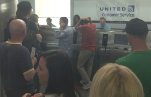 United Airlines Customer Service Desk